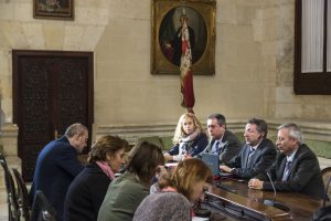 Espadas dijo en la rueda de prensa que el convenio con ONCE y Fundación es una oportunidad para que todos puedan disfrutar del Año Murillo